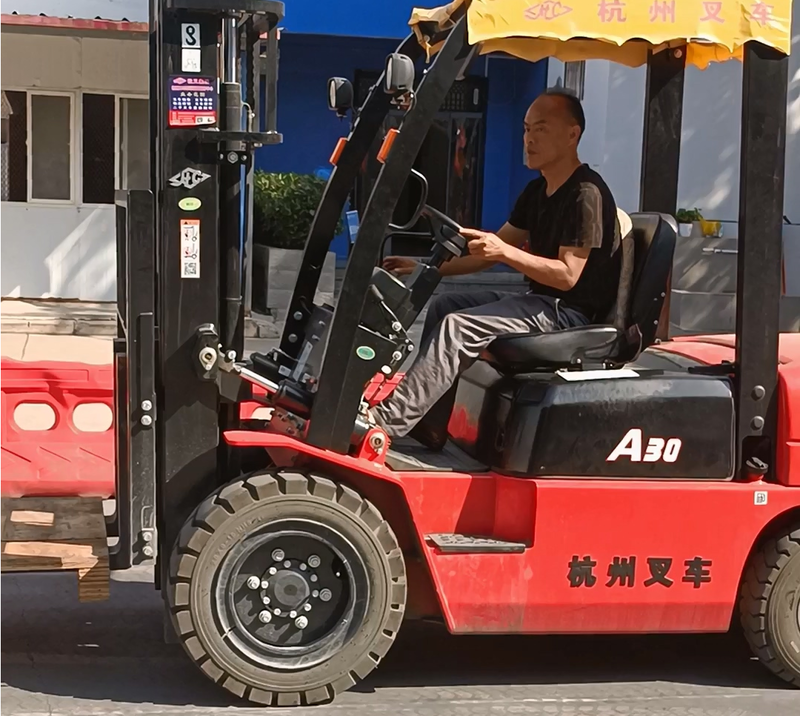 叉車證怎么考要多少錢？